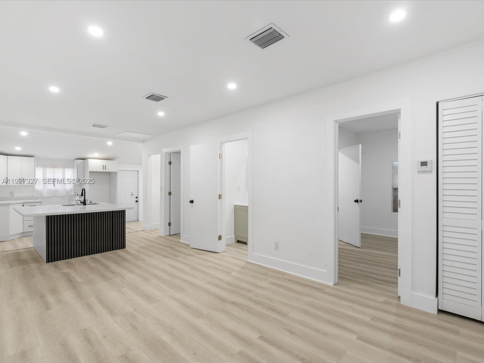 BULLARDS - Residential