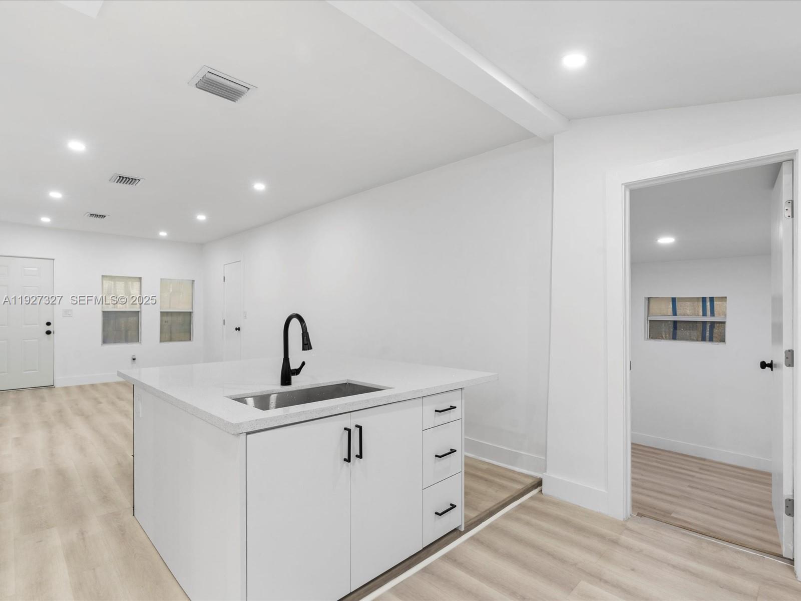 BULLARDS - Residential