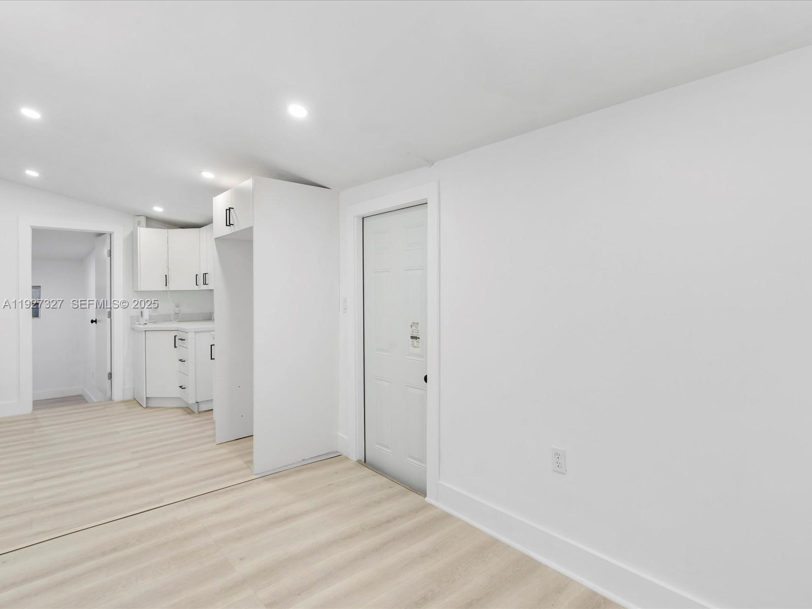 BULLARDS - Residential