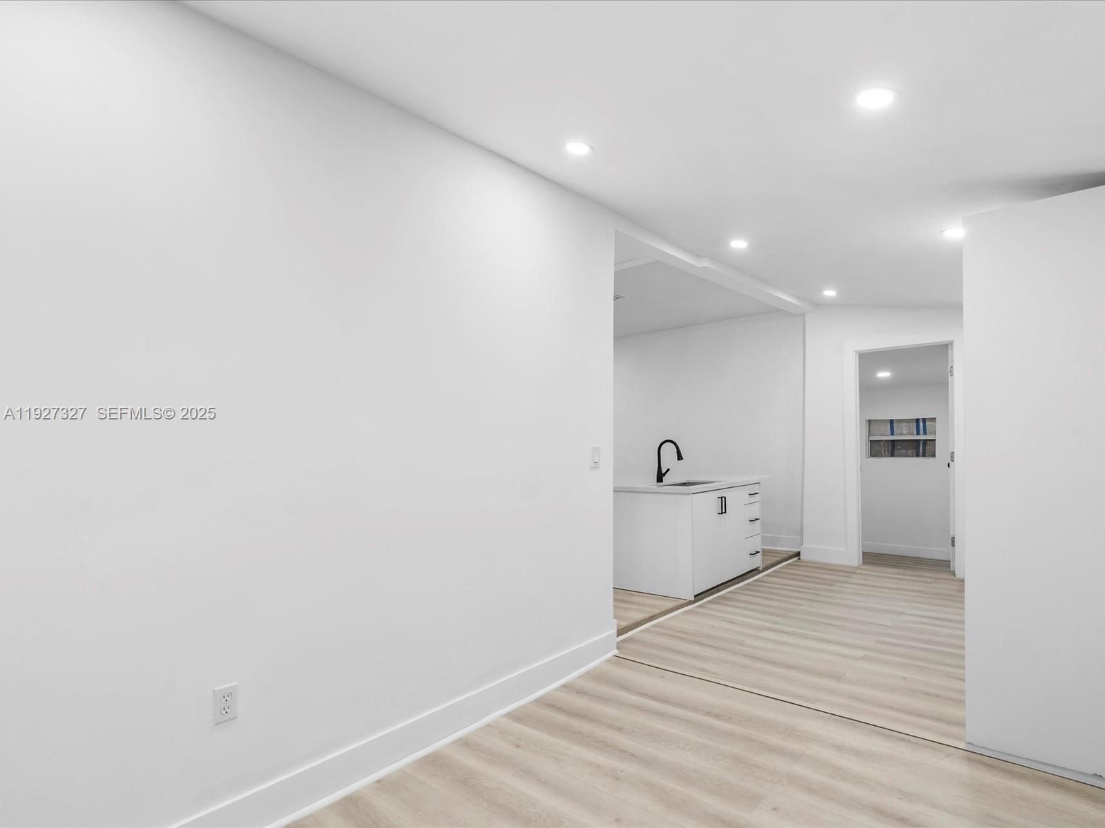 BULLARDS - Residential