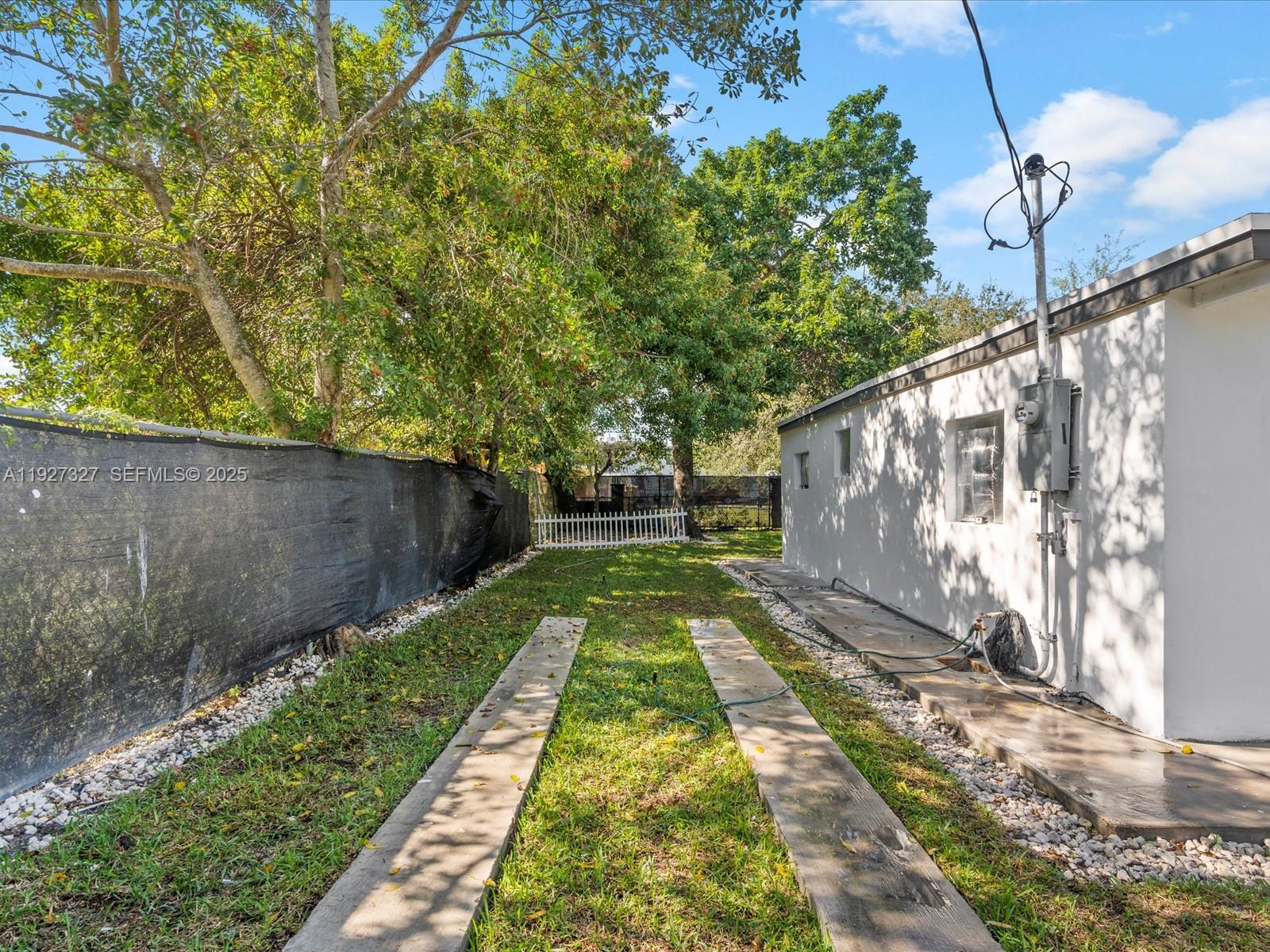 BULLARDS - Residential