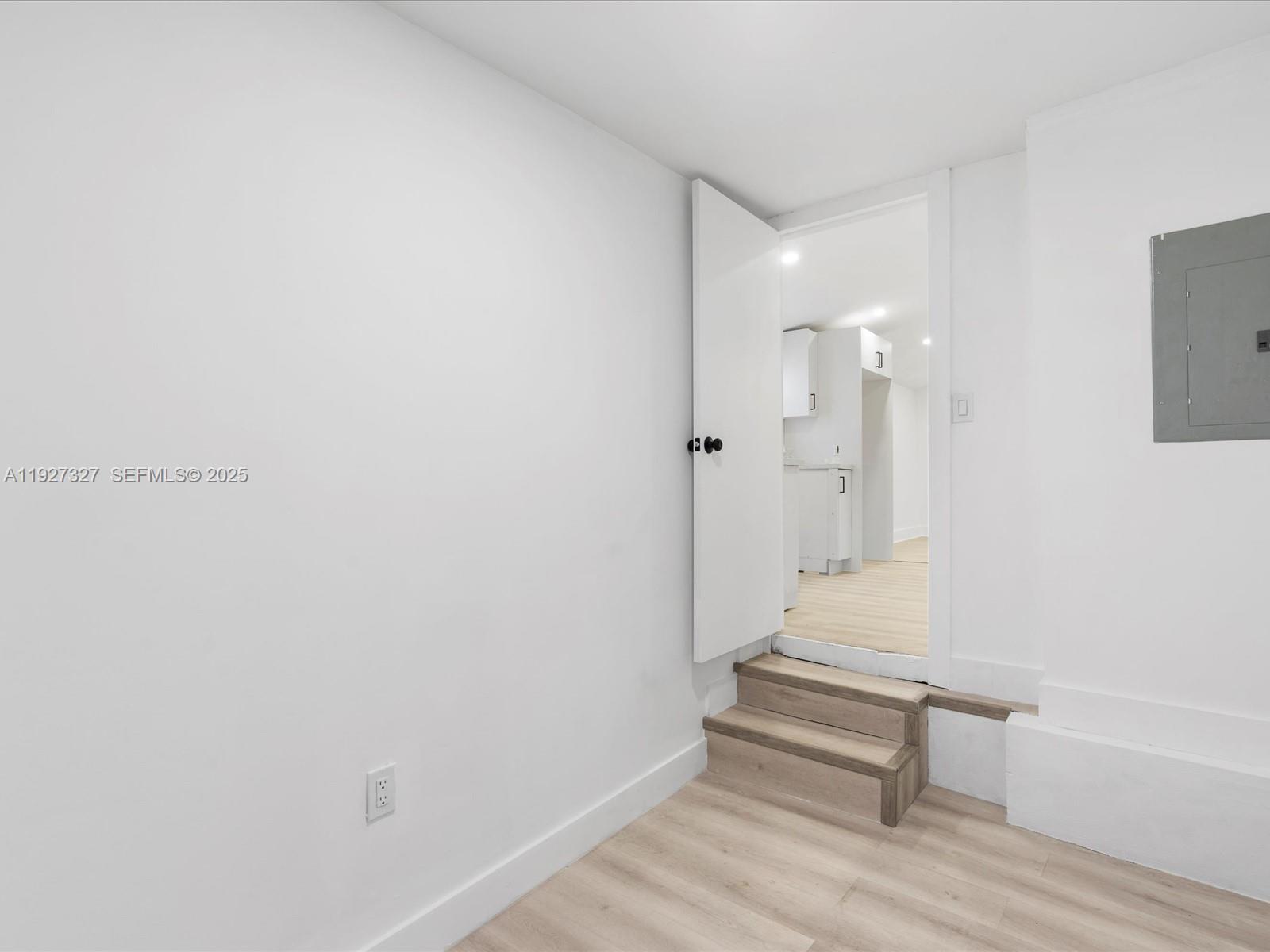 BULLARDS - Residential