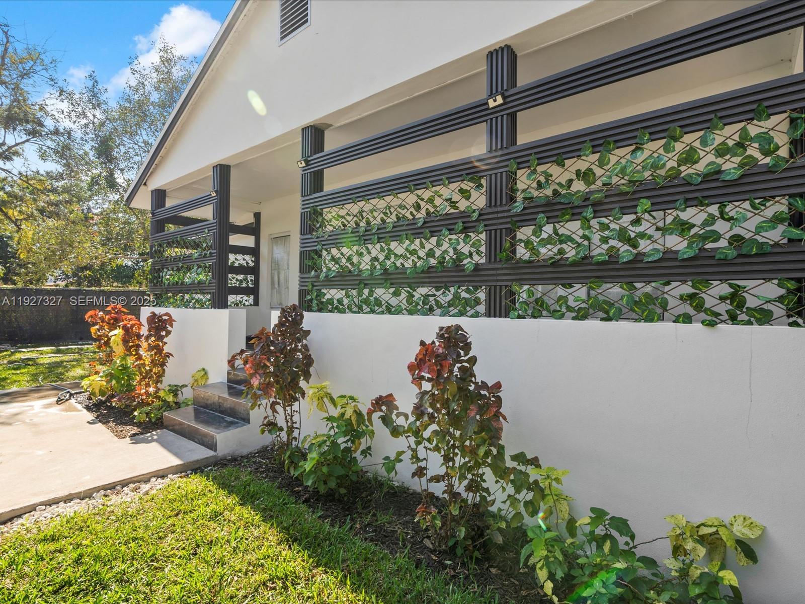 BULLARDS - Residential