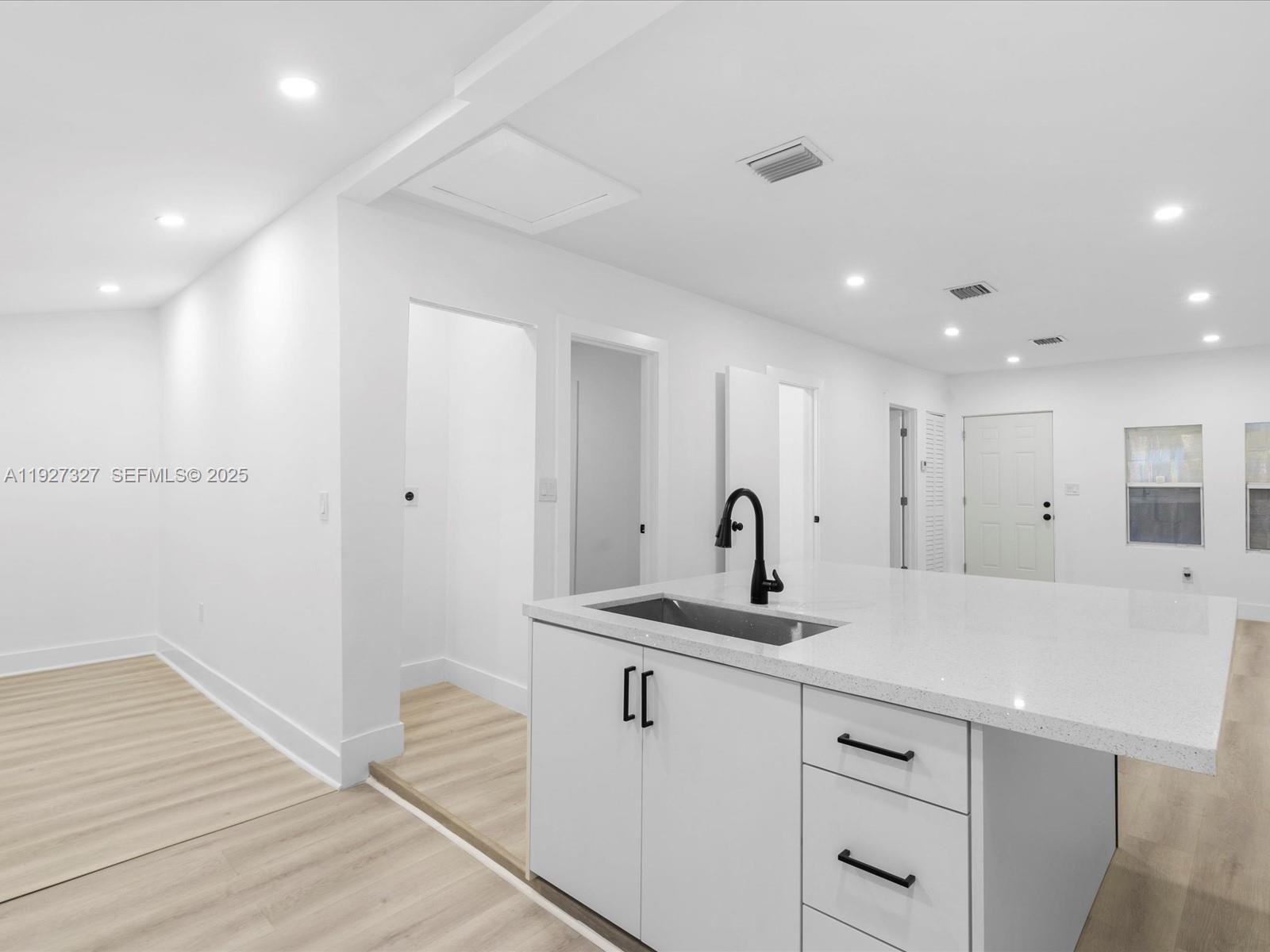 BULLARDS - Residential