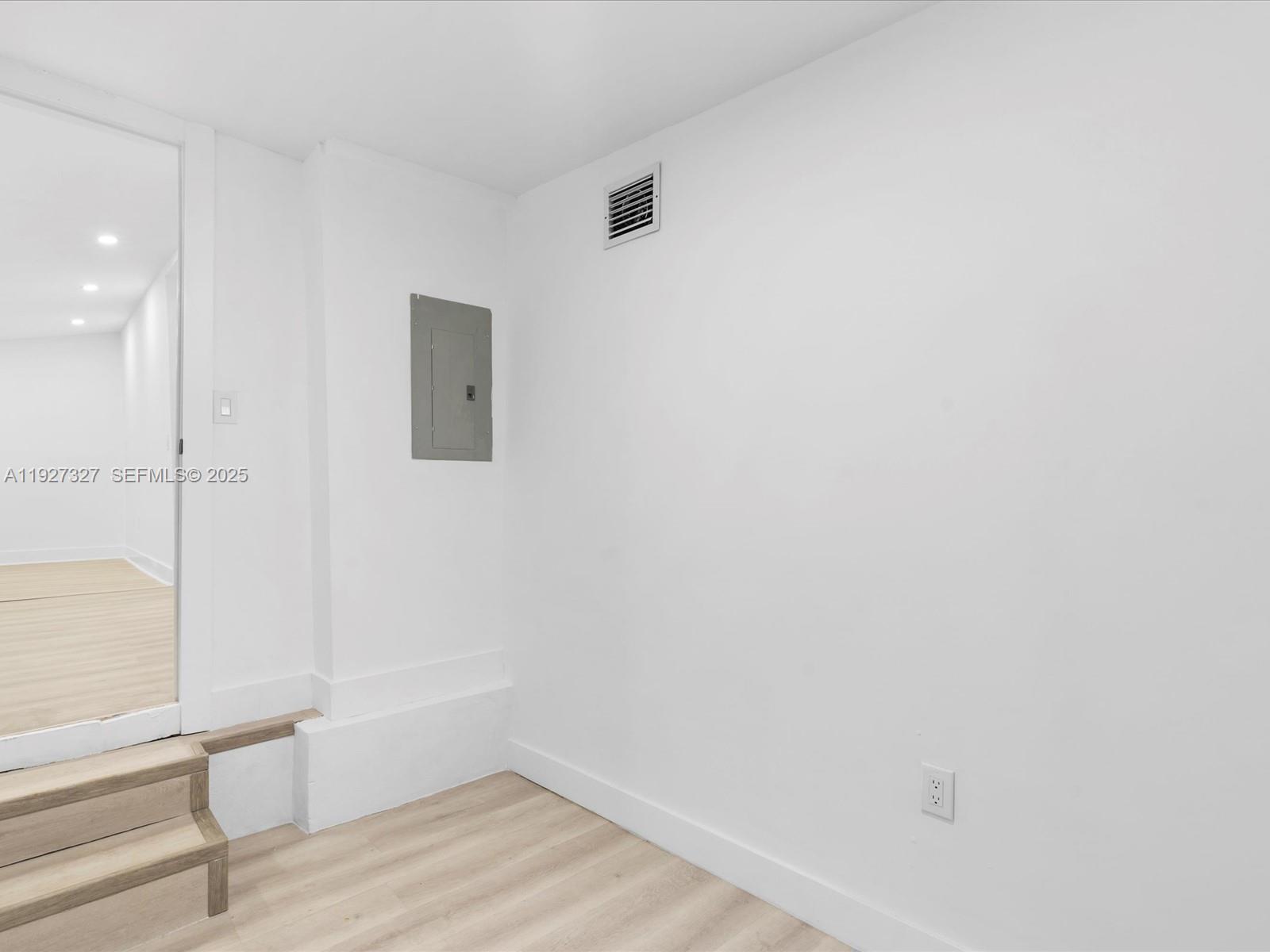 BULLARDS - Residential