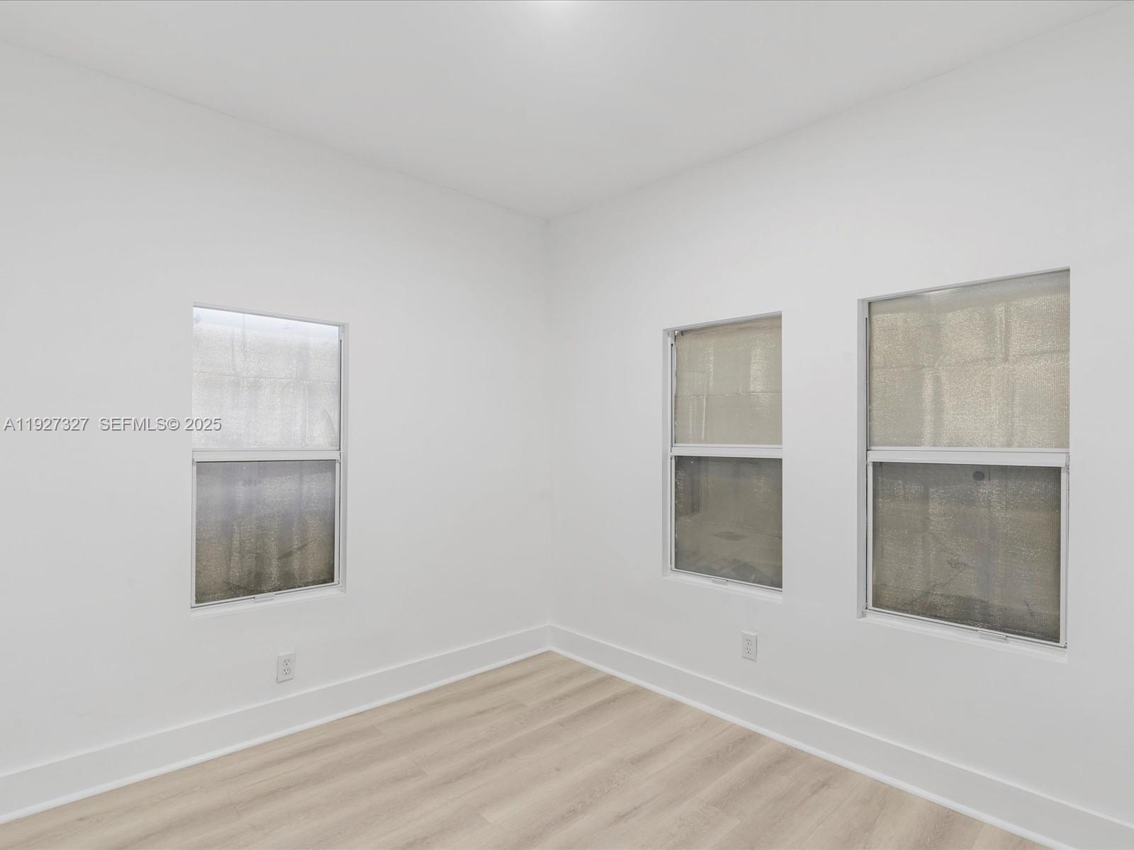 BULLARDS - Residential