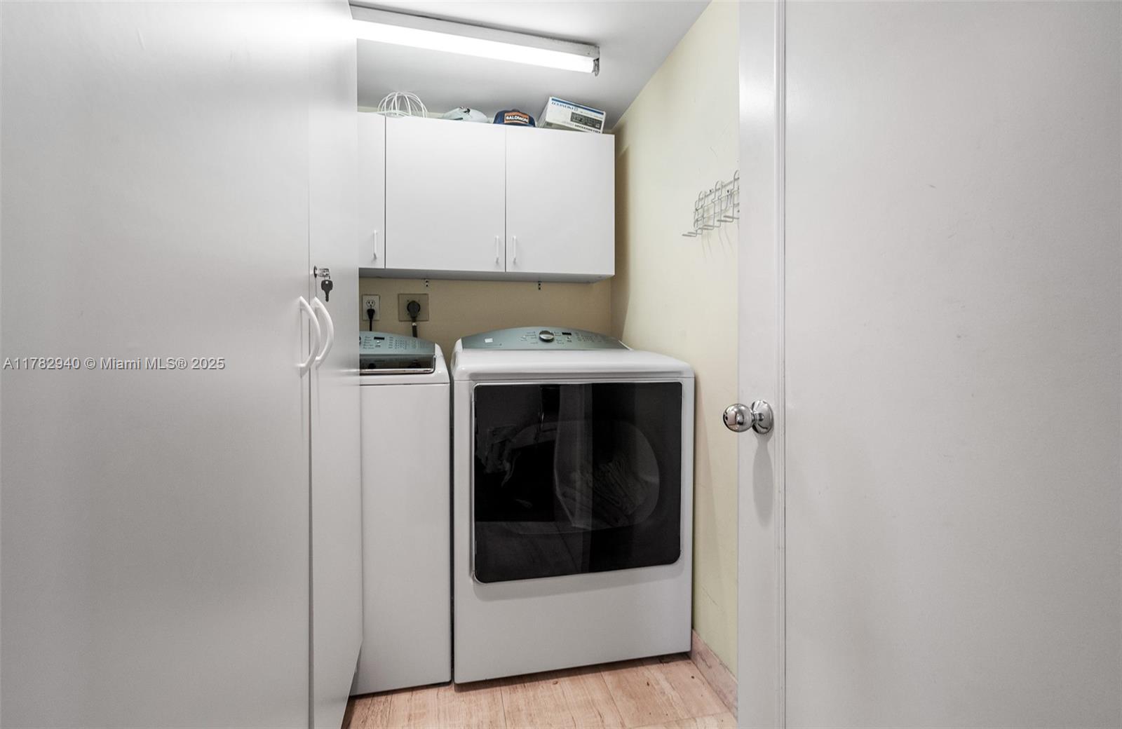 MYSTIC POINTE CONDO NO TW - Residential