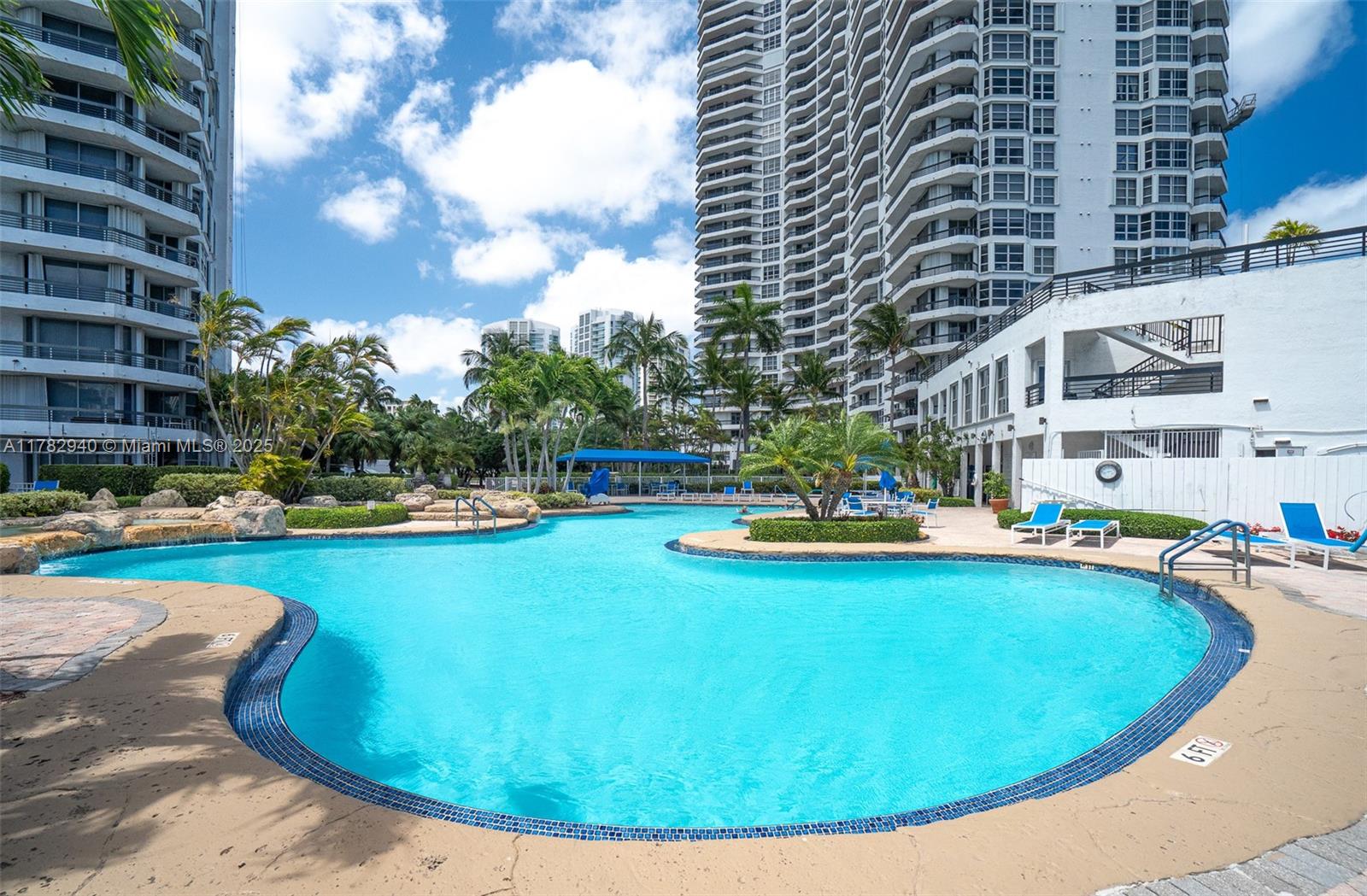 MYSTIC POINTE CONDO NO TW - Residential