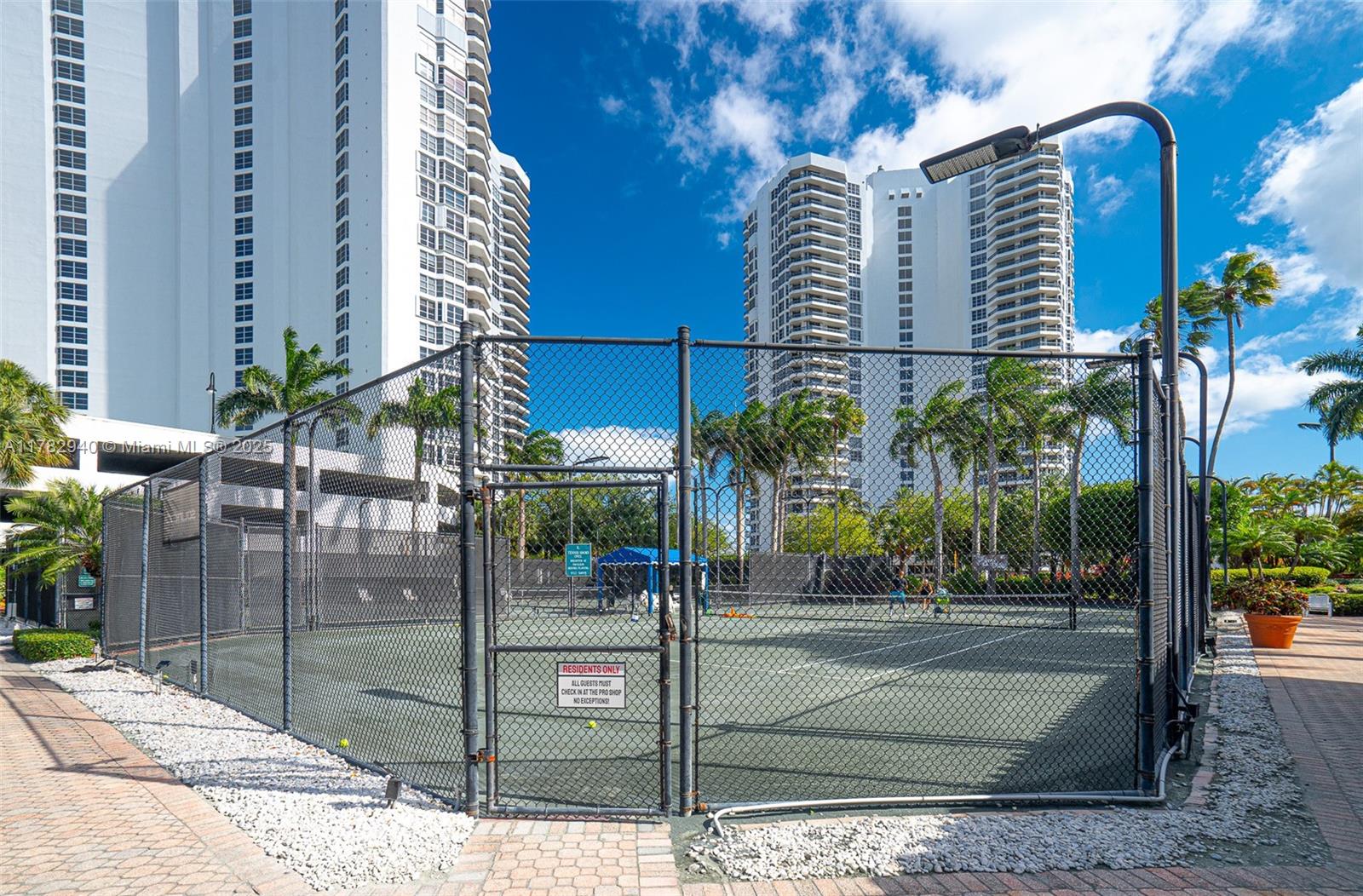 MYSTIC POINTE CONDO NO TW - Residential