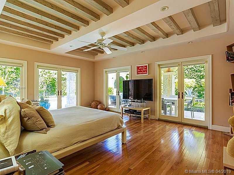 SUNSET ISLANDS-ISLAND NO - Residential