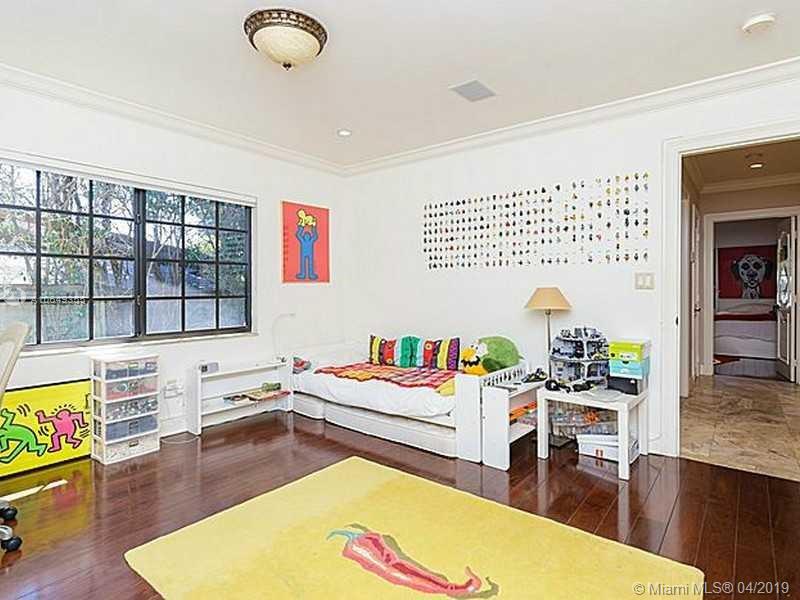 SUNSET ISLANDS-ISLAND NO - Residential