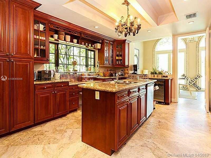 SUNSET ISLANDS-ISLAND NO - Residential