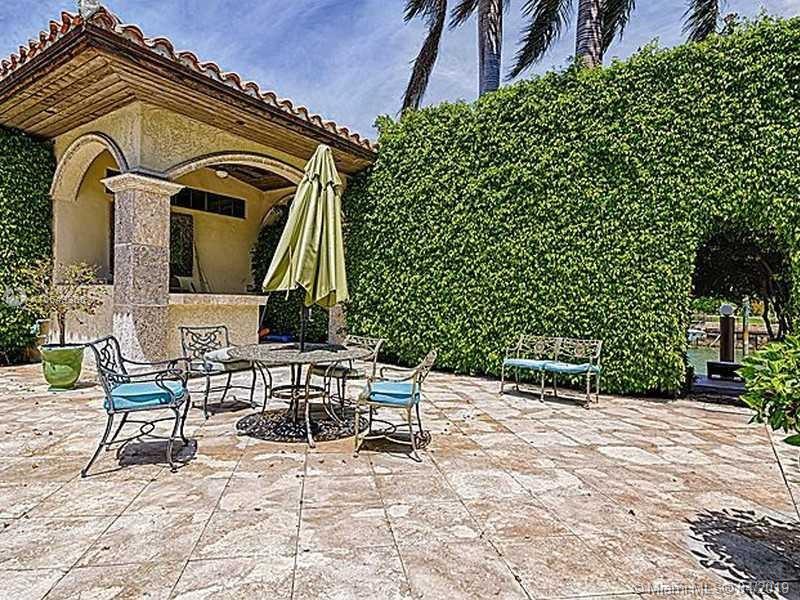 SUNSET ISLANDS-ISLAND NO - Residential