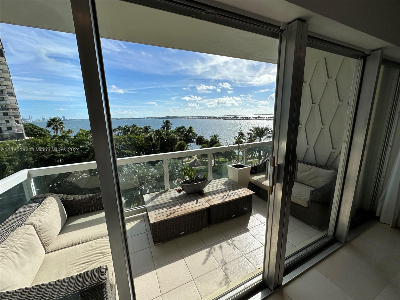 BRICKELL TOWNHOUSE CONDO - Residential Lease