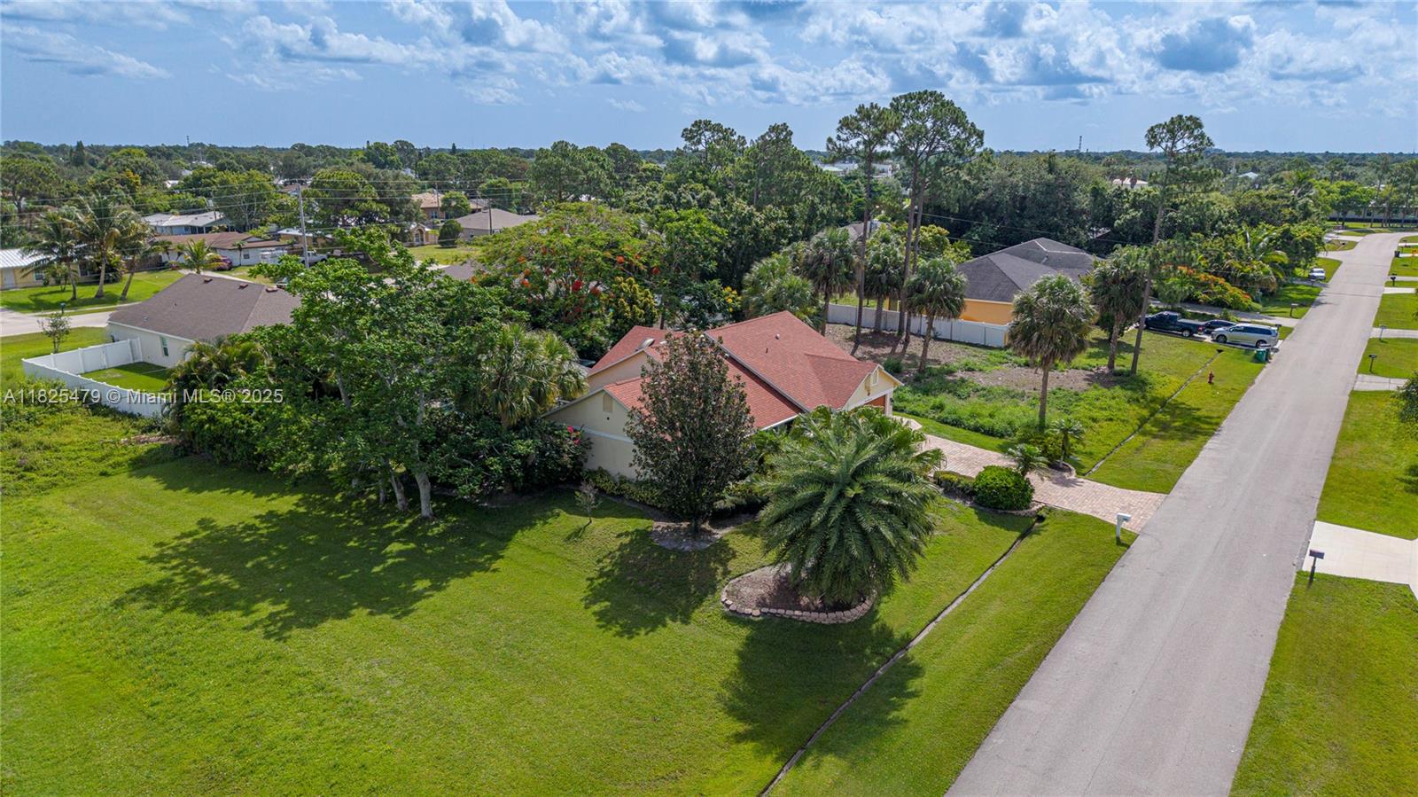 1381 SW Leisure Ln, Port St. Lucie, FL, 34953/$459,200 4 1381 SW Leisure Ln
