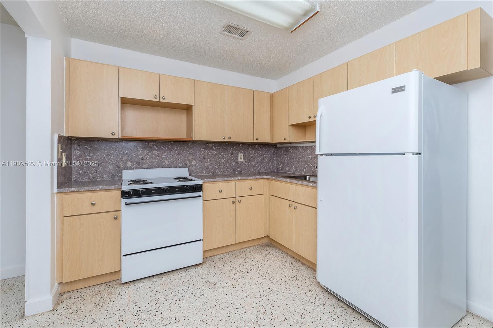 LYNDALE SECOND ADDITION - Residential Lease