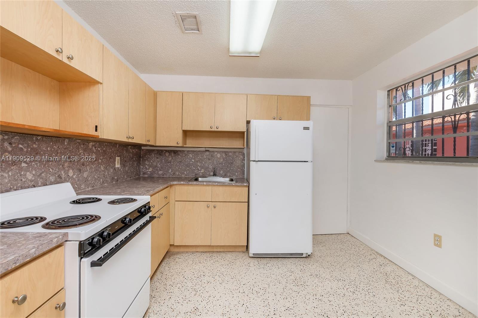 LYNDALE SECOND ADDITION - Residential Lease