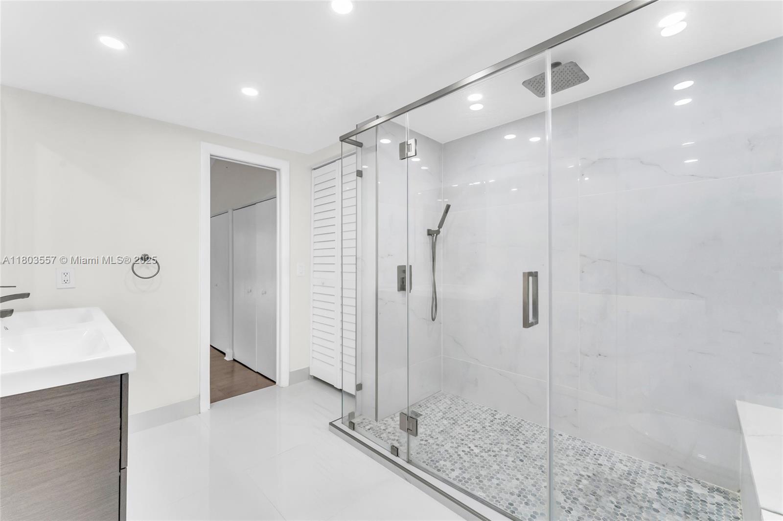 DADELAND COVE SEC 1 - Residential