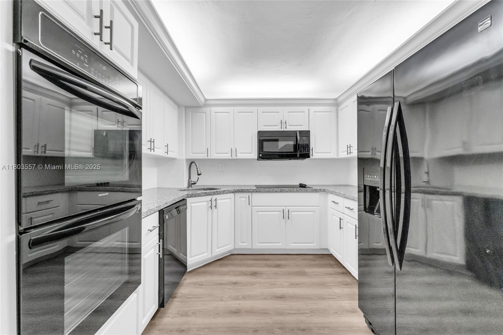 DADELAND COVE SEC 1 - Residential