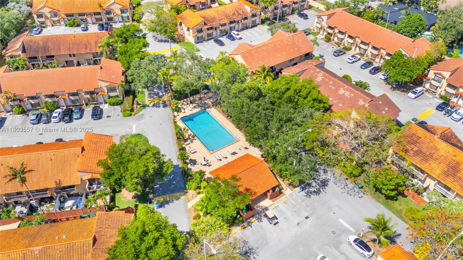 DADELAND COVE SEC 1 - Residential