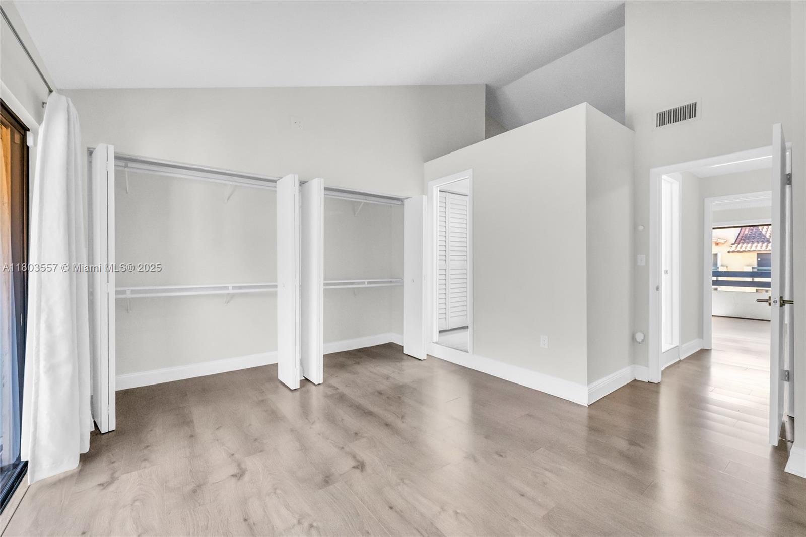 DADELAND COVE SEC 1 - Residential