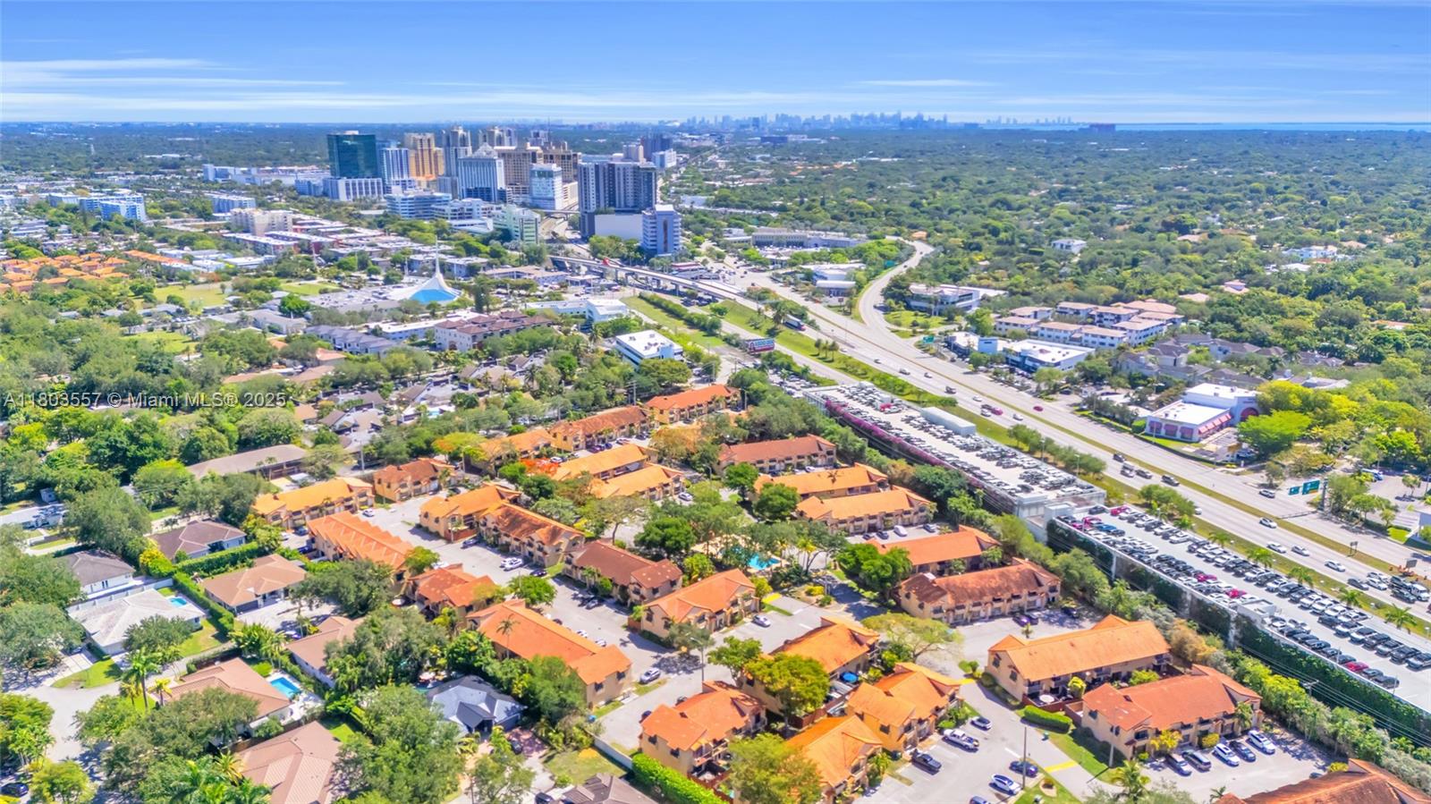 DADELAND COVE SEC 1 - Residential