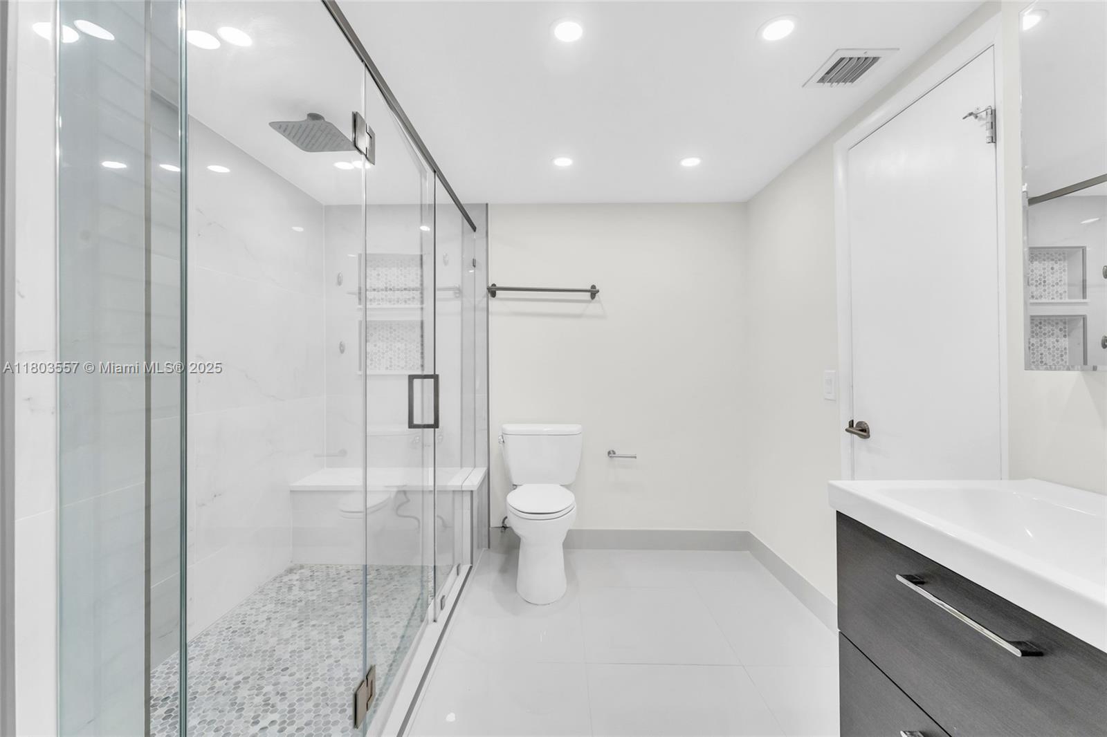 DADELAND COVE SEC 1 - Residential