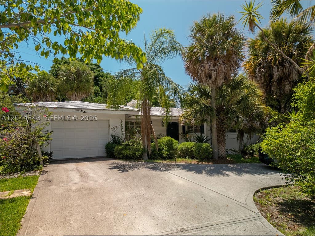 Photo of 698 NW 7th Ave, Boca Raton, FL 33486 (MLS # A12044543)