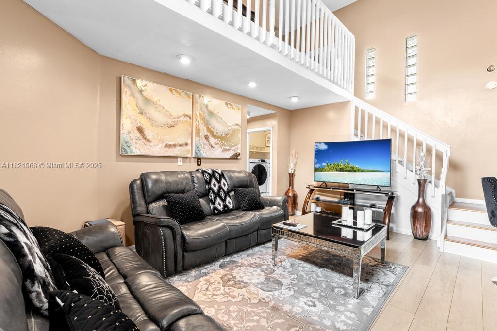 HOLIDAY SPRINGS EAST - Residential
