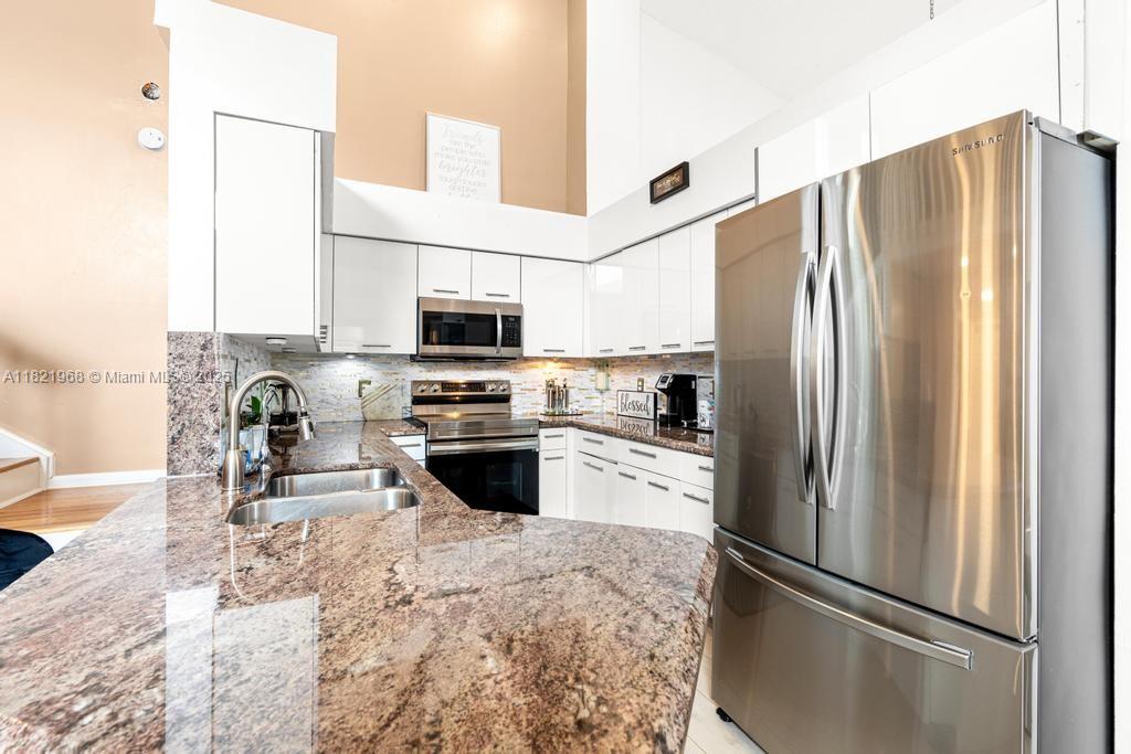 HOLIDAY SPRINGS EAST - Residential