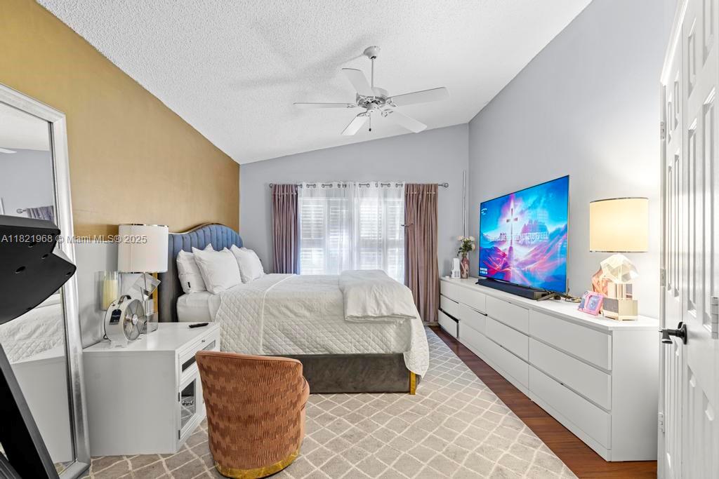 HOLIDAY SPRINGS EAST - Residential