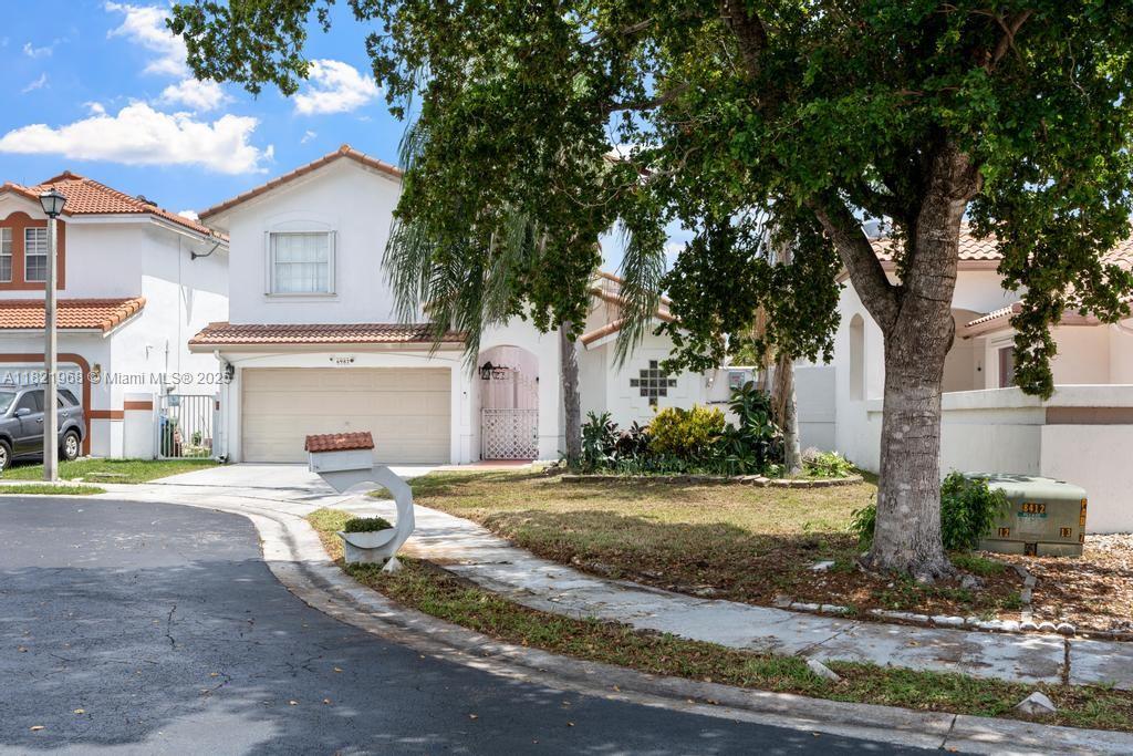 HOLIDAY SPRINGS EAST - Residential