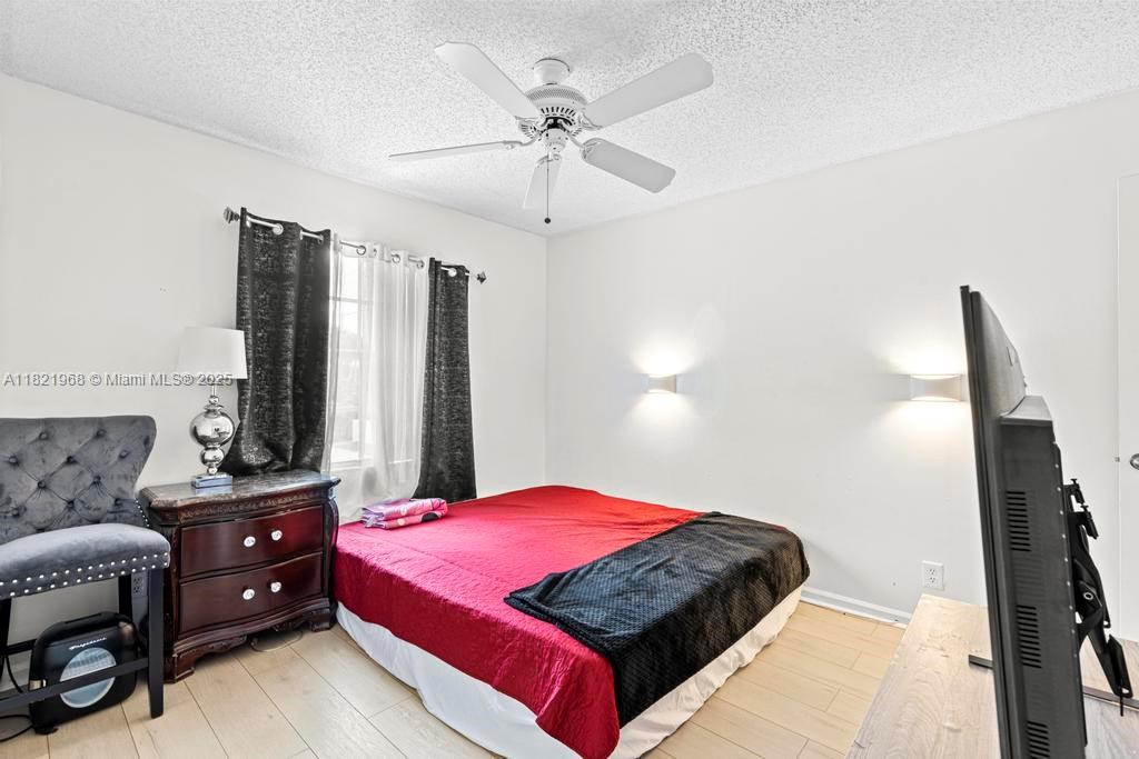HOLIDAY SPRINGS EAST - Residential