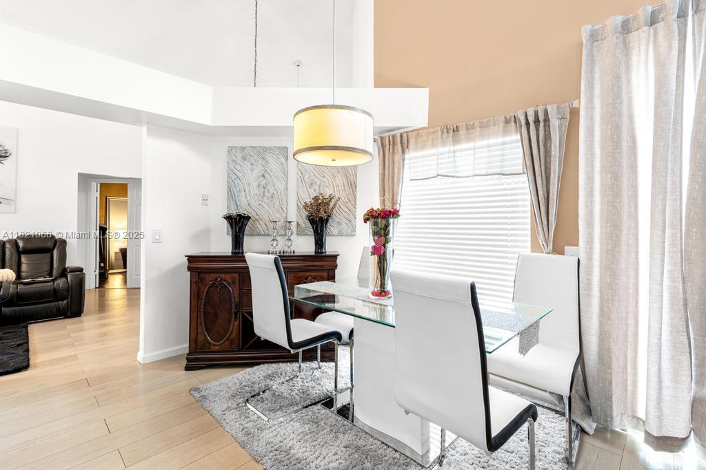 HOLIDAY SPRINGS EAST - Residential