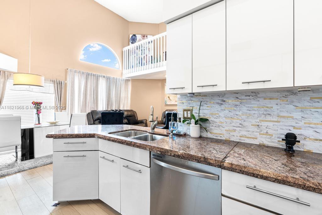 HOLIDAY SPRINGS EAST - Residential