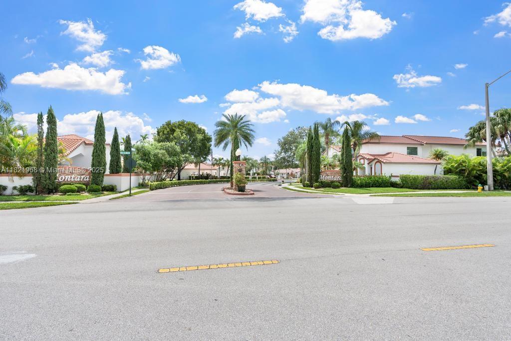 HOLIDAY SPRINGS EAST - Residential