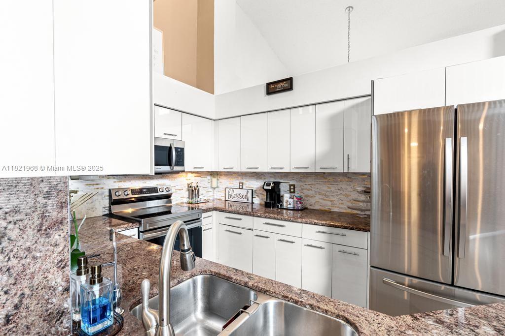HOLIDAY SPRINGS EAST - Residential