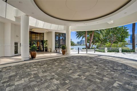 A home in Aventura