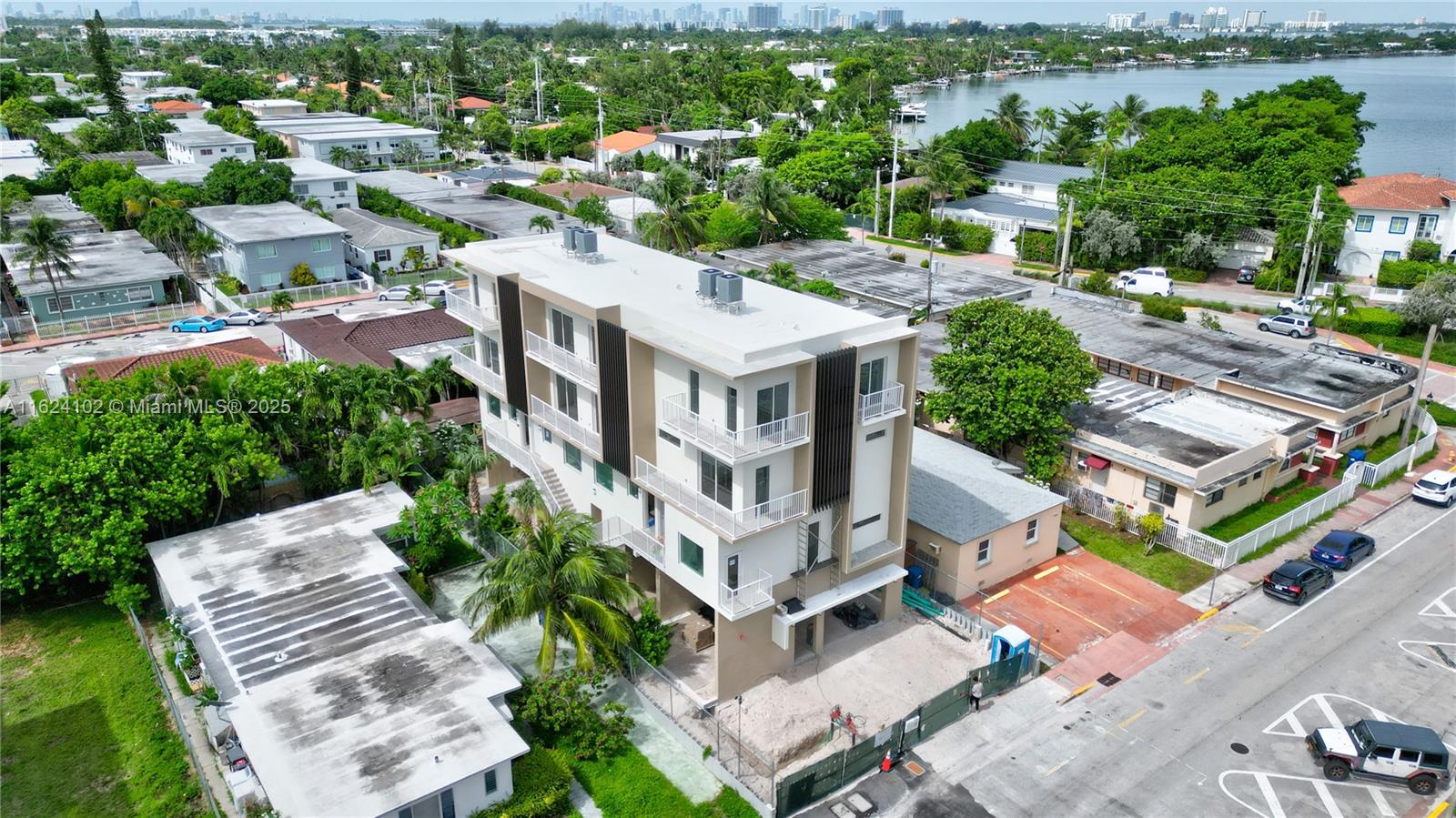 BISCAYNE BCH SUB - Residential