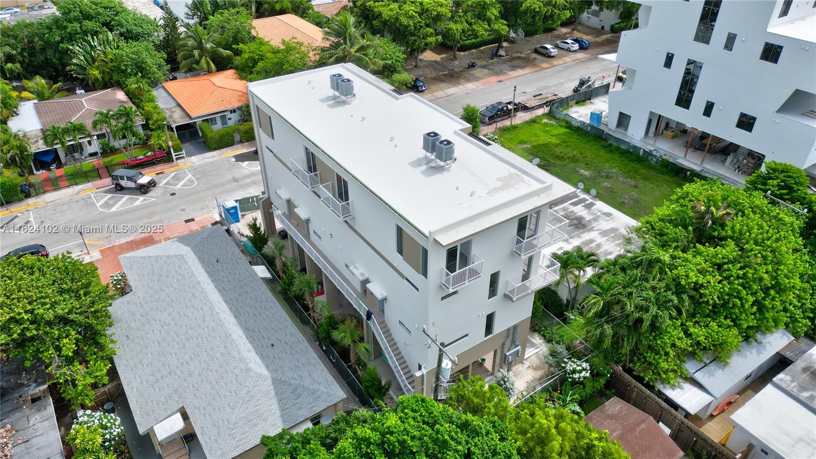 BISCAYNE BCH SUB - Residential