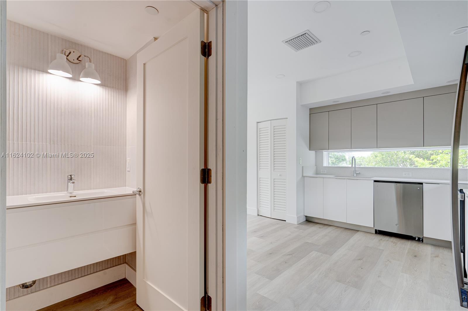 BISCAYNE BCH SUB - Residential