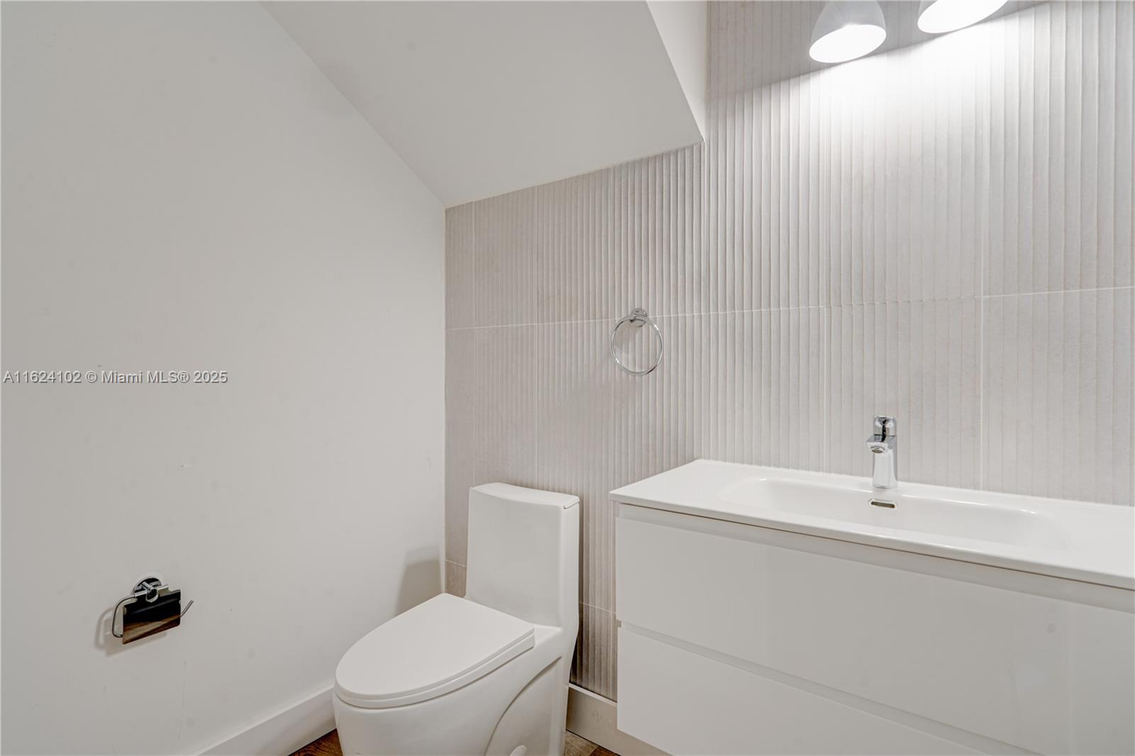 BISCAYNE BCH SUB - Residential