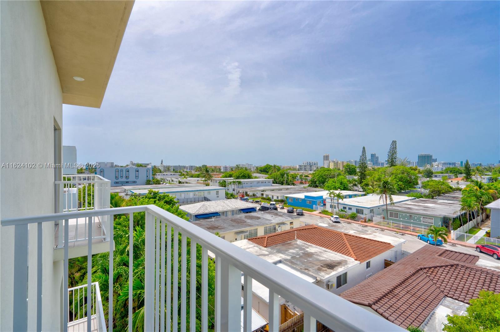 BISCAYNE BCH SUB - Residential