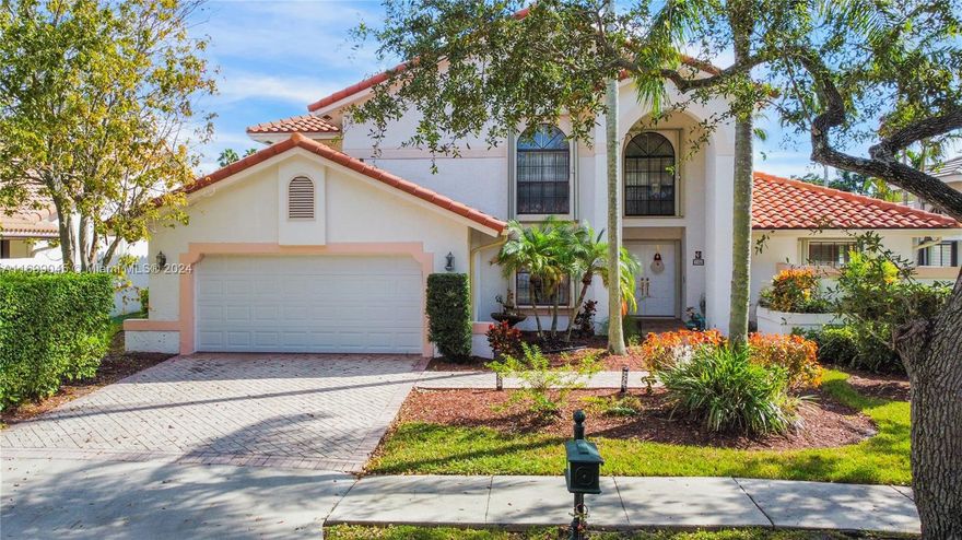 Experience the best of Weston in this stunning 5-bedroom, 3.5-bath lakefront home. Featuring tall ceilings and beautiful parquet flooring, this home is filled with natural light and offers breathtaking pool and lake views from the spacious terrace, perfect for relaxing weekends with friends and family. The first floor includes a spacious primary bedroom and a versatile room ideal for an office or guest space. With a newer roof and A/C (2020), this home offers great potential. With a few personal touches and renovations, you can make this your dream home. Located near A+ schools, parks, shops, and dining, this home is a rare find you don’t want to miss!