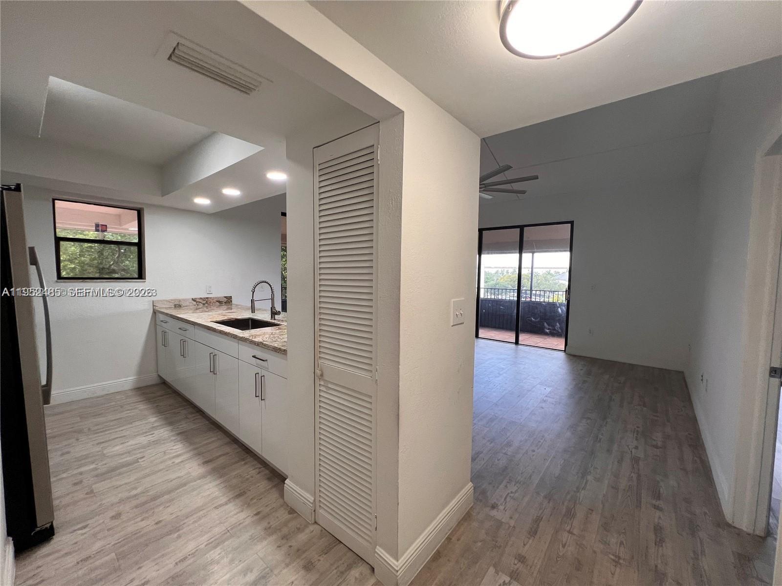 PARKWAY GROVE CONDO PAR - Residential