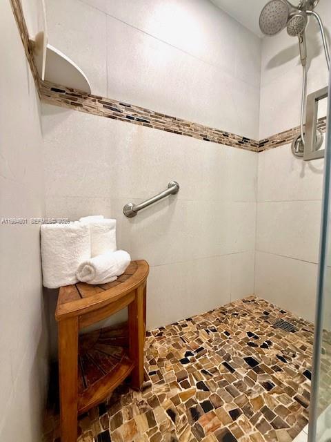 THE AVENTURA BEACH CLUB CO - Residential