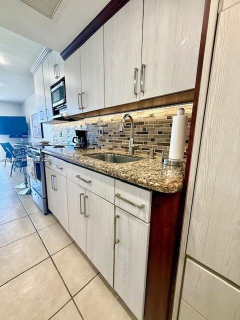 THE AVENTURA BEACH CLUB CO - Residential