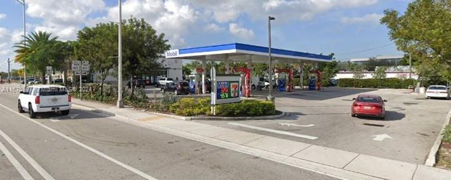 Mobil 7-Eleven Franchise Business Only For Sale.  Inventories, Franchise & Deposits Included in Asking Price.  10 Year Leases. Large Lot & Large Convenience Store. 12 Fueling Positions.