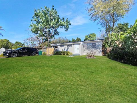 315 NE 165th St 315 Miami FL 33162