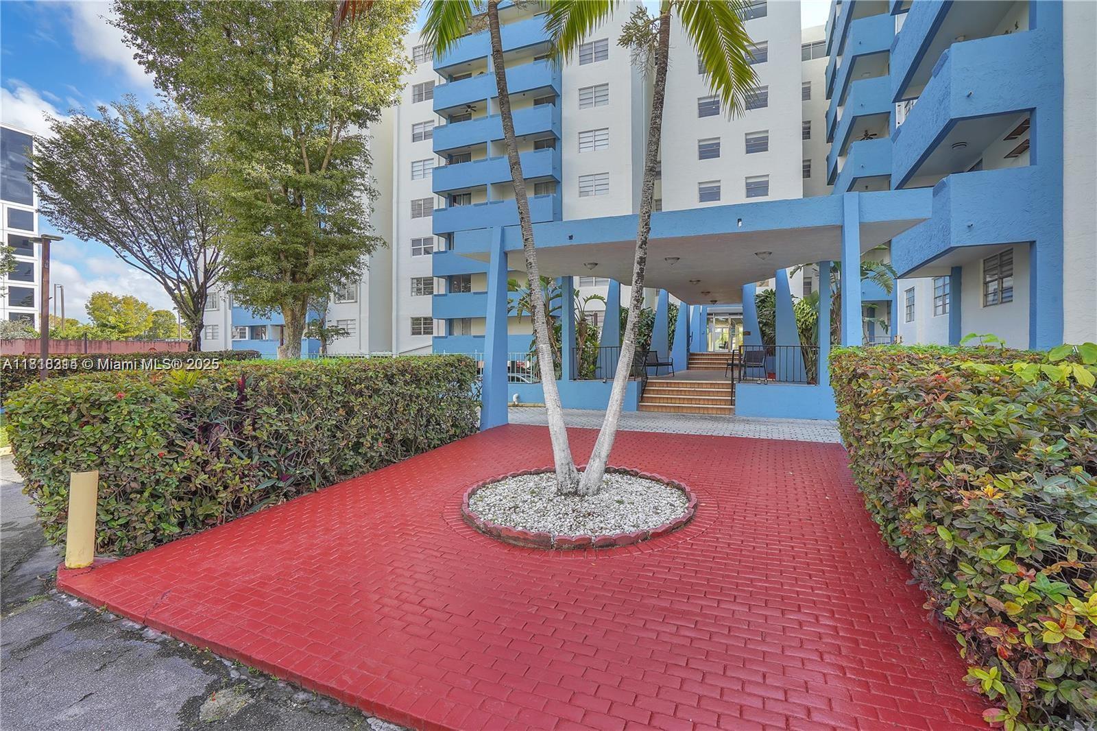 Rental Property at 5050 Nw 7th St Ph7, Miami, Broward County, Florida - Bedrooms: 2 
Bathrooms: 2  - $2,200 MO.
